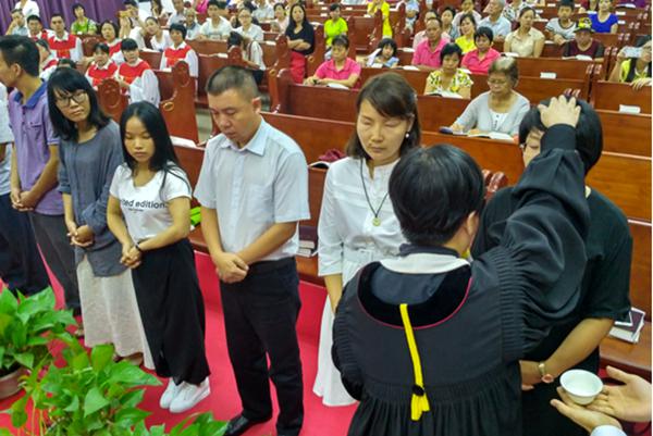 The "Violin Church" held its first baptism on September 25, 2016.