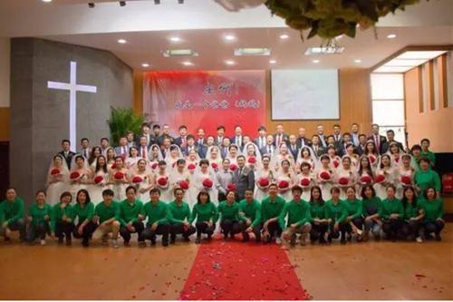 Church Host First “Happy Family” Couples Camp