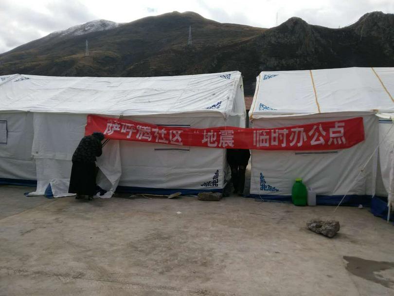 Victims live in the temporary tents