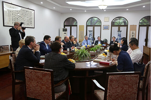 Delegation of Hamburg Lutheran Church Visits East China Theological Seminary