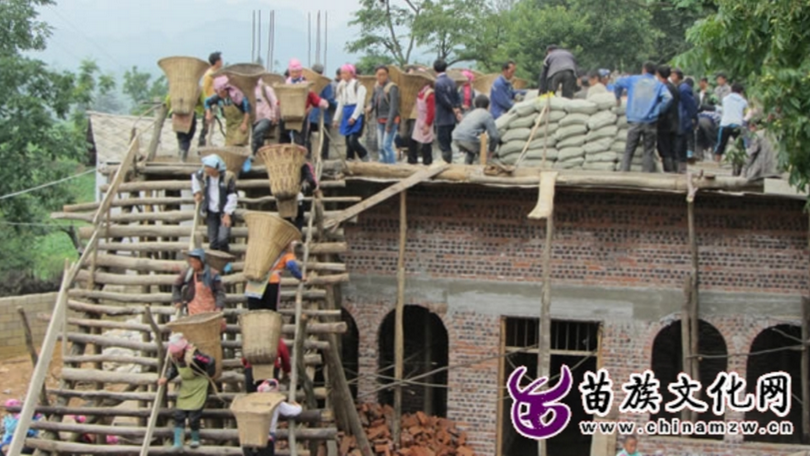 The believers of Baobaozhai Church construct the church building