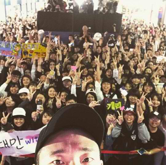 Gary Kang and Fans in Taiwan