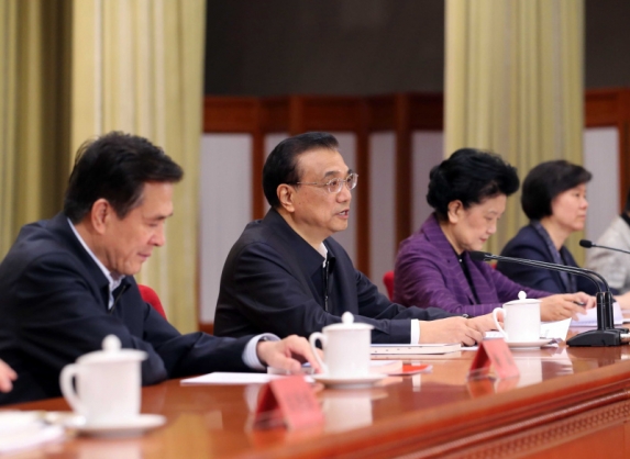 Premier Li speaks in the conference