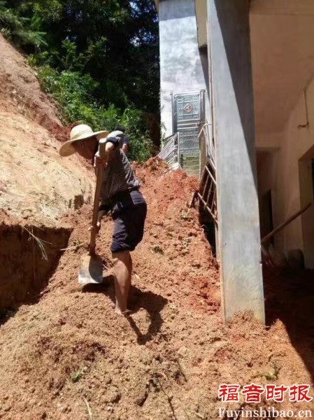 Lots of mud was washed into Garden Gathering. 