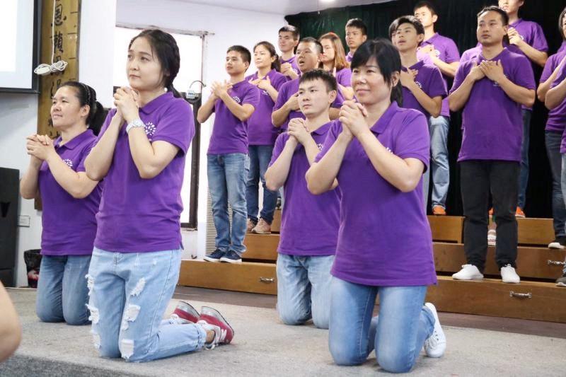 The believers of the Ephphatha Fellowship of Yueqing gave a performance.