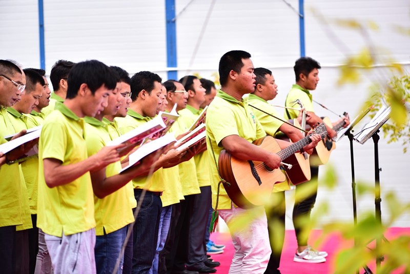 The center's trainees presented hymns in the celebration