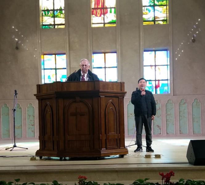 Rev. David F. Bridgman addressed in the opening ceremony of Yancheng Church.