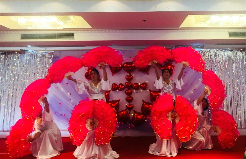 Migrant workers in Shanghai: Christians performed fan dances.