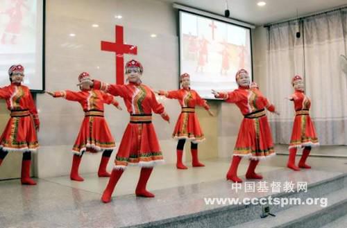 Mingde Church held services to celebrate Christmas.