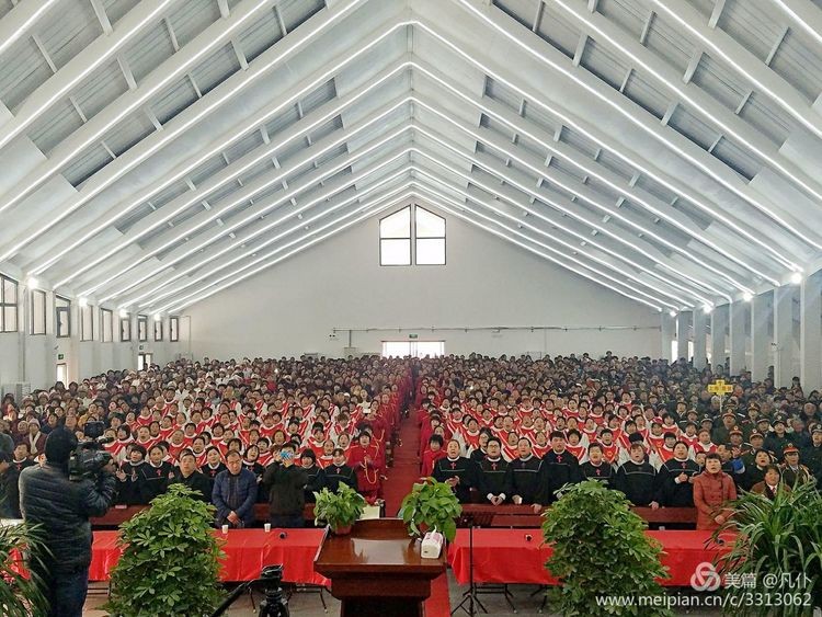 More than 2000 people attended the inauguration of Grace Church.