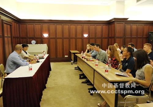 The student team of Azusa Pacific University held a talk with Rev. Lin Manhong on May 30, 2018.