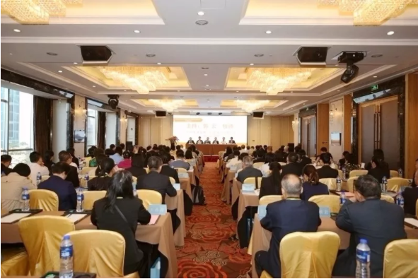 The symposium entitled “The Historical Progress and Local Practice of Sicinization of Christianity” was held in Guangzhou on November 9-10, 2018.