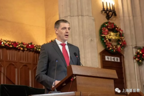 Szilárd Bolla, consulate general of Hungary in Shanghai, offered welcome remarks to the participants in Shanghai Moore Memorial Church on Jan. 22, 2019.