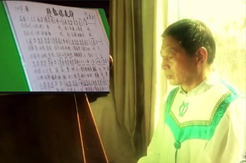 Brother Luan played the piano.