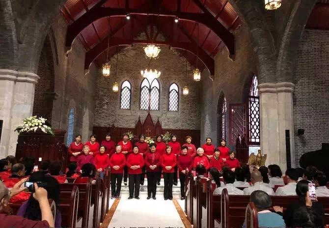 The church in Anqing, Anhui gathered at the renovated St Saviour's Cathedral to hold a worship and praise meeting on Easter.