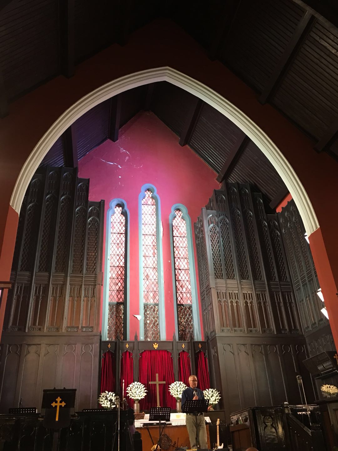 Dale Cuckow, the senior pastor of Shanghai Community Fellowship, delivered a message of “Upset with A Resurrection”at the English service on April 21, 2019.