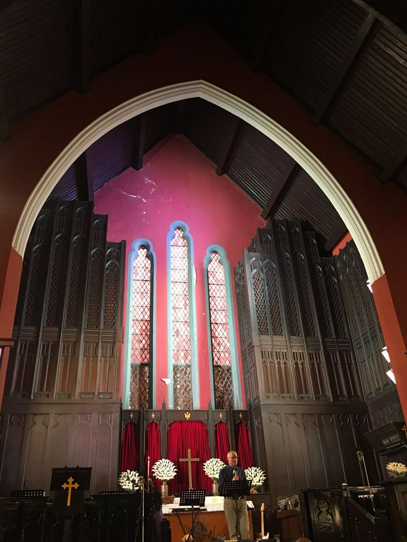 Dale Cuckow, the senior pastor of Shanghai Community Fellowship, delivered a message of “Upset with A Resurrection”at the English service on April 21, 2019.