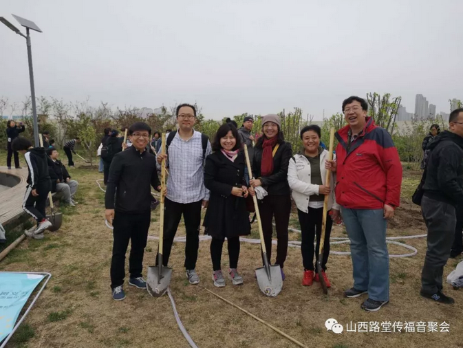 Tianjin Christians took part in a tree planting activity for charity after Easter 2019.