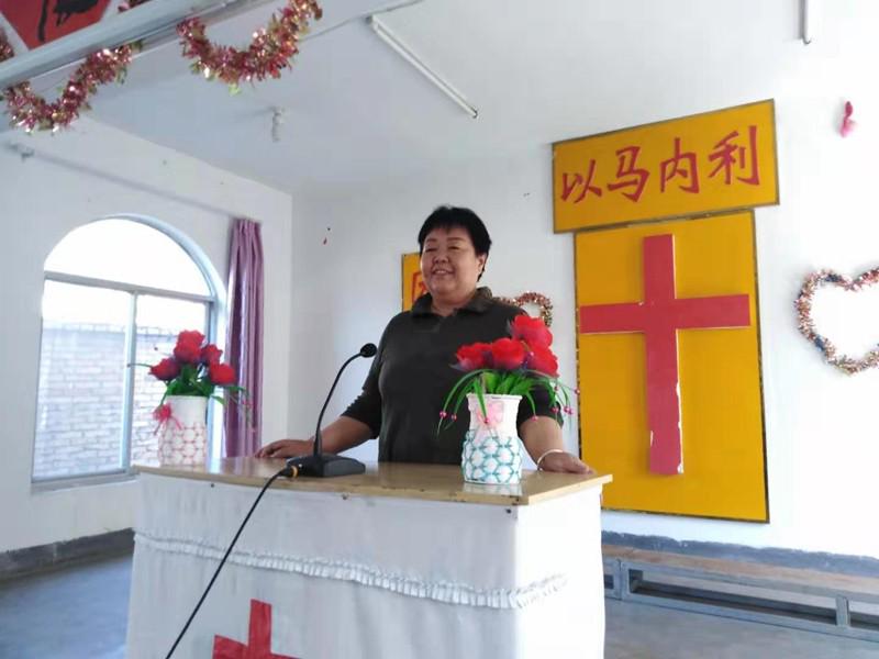 Elder Yang Xiaojing preached in Feng County Church, Baoji, Shaanxi. 