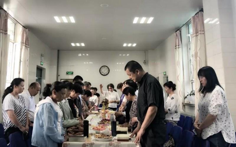 The staff of the church in Ürümqi prayed together in Ergong Church on Aug 27, 2019.