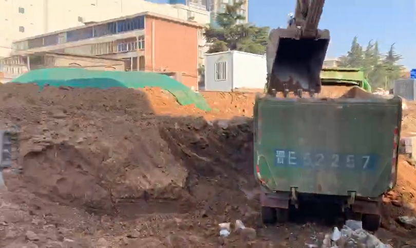 An excavator was at work to remove the passage beside Chengqu Church in Jincheng, Shanxi on April 10, 2020.