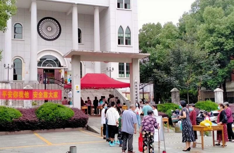 Many Christians came to the church for the first Sunday service held on June 7, 2020 since the COVID-19 outbreak in late January.