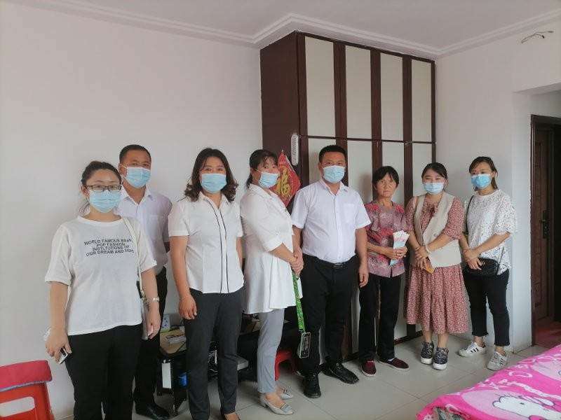 On September 1, Dongfeng Nanzhan Church visited poor students and families in Liaoyuan, Jilin.