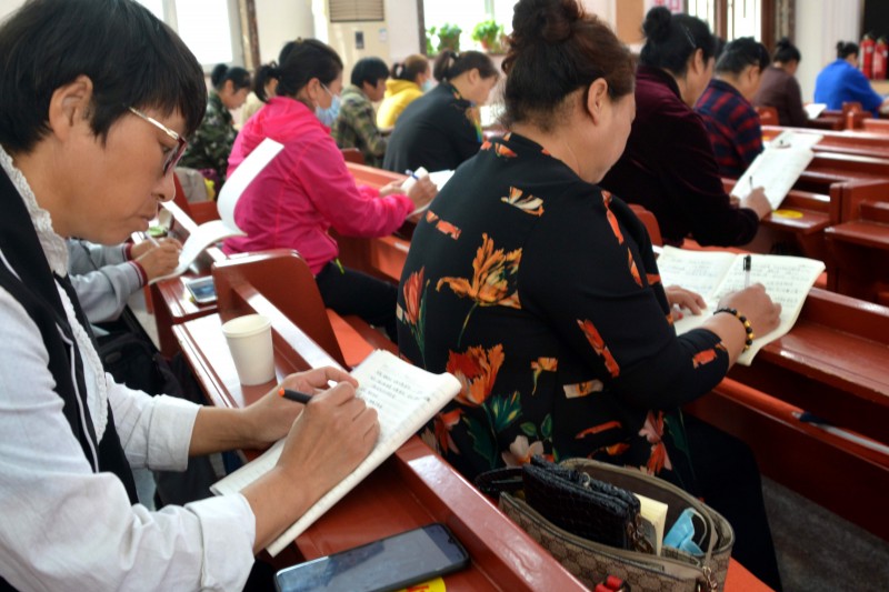 From the beginning of September 2020, the Dashiqiao City TSPM held a one-month training course for pastors in the New Life Church, China's northeastern Liaoning Province.