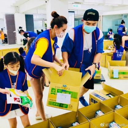 Christian singer Will Liu shared on China's Twitter Weibo about their recent trip to Andre's Food Bank with Jay Chou's family on November 22, 2020. 