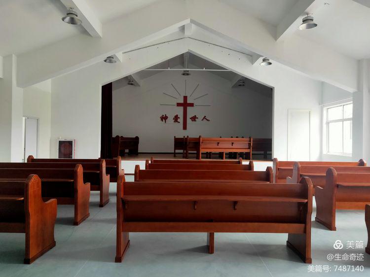 The inside of the new Jiuli Church in Hangzhou City, Zhejiang Province