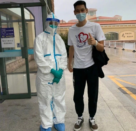On September 2, 2021, Jeremy Lin was discharged from a Shanghai hospital after being treated there for 30 days. 