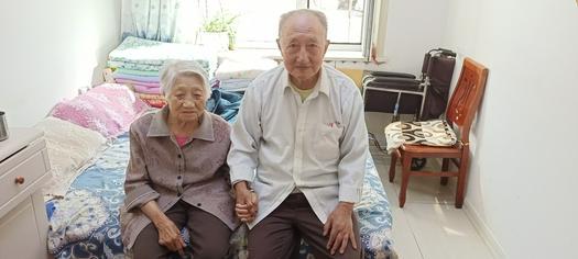 A century-old couple of Li Yunying and Liu Dongsheng