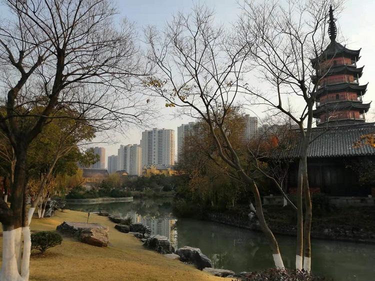 A gardern in Danyang, Jiangsu Province