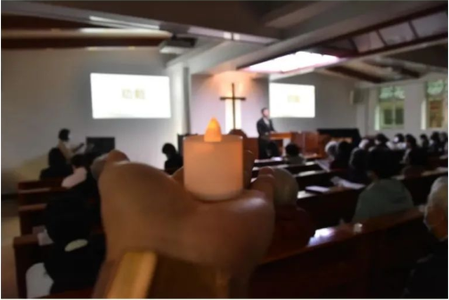 Zion Church in Guangzhou, Guangdong, held a morning prayer meeting for peace on February 27, 2022.