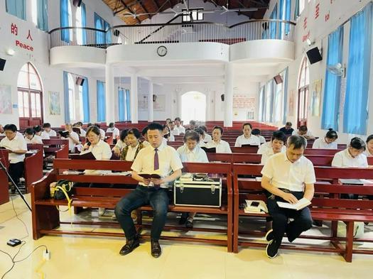 Jinsha Church in Nantong, Jiangsu, held its 16th staff workers' meeting on July 3, 2022.