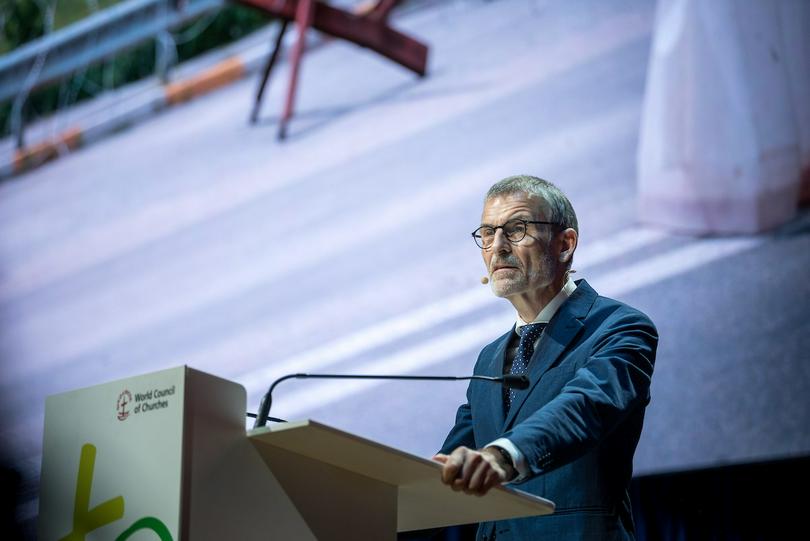 During a plenary on the situation in Europe, Dr Jørgen Skov Sørensen - General Secretary of the Conference of European Churches (CEC) - spoke on the impact of the war on Europe and the world, including migration, development and the diaconal response of the churches on on 1 September 2022 in the 11th assembly of the World Council of Churches which featured" Christ's Love Moves the World to Reconciliation and Unity" in Karlsruhe, Germany.
