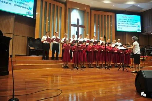 The senior choir of Fuhua Church in Fuqing, Fujian, presented a hymn to celebrate the Double Ninth Festival on October 4, 2022.