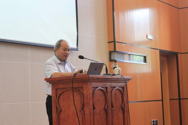 Pastor Zhu Guijin gave the first music training program in a Fujian church on an unknown day in July 2016.