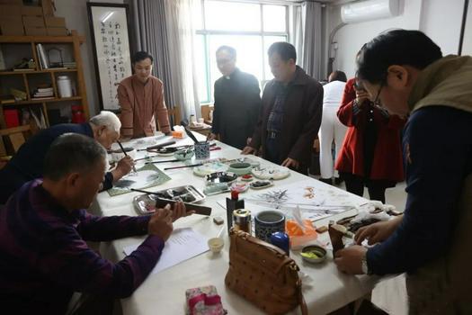 Believers in Shandong Province made calligraphy works and paintings to celebrate the 20th National Congress of the Chinese Communist Party in middle to late October 2022.