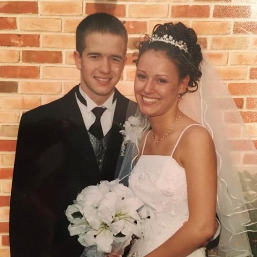 Ashley and Paul Kellogg married in 2002.