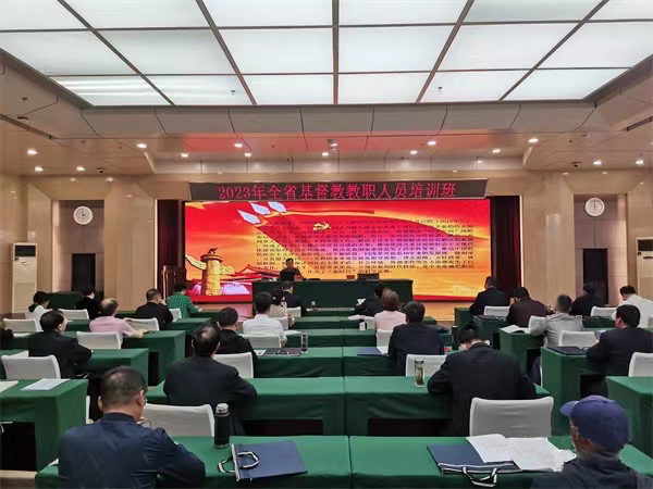 Rev. Xu Xiaohong, chairman of TSPM, gave a lecture in a training class for pastors in Gansu Province when Pastors Xu surveyed the church in Gansu on April 17–19, 2023.   