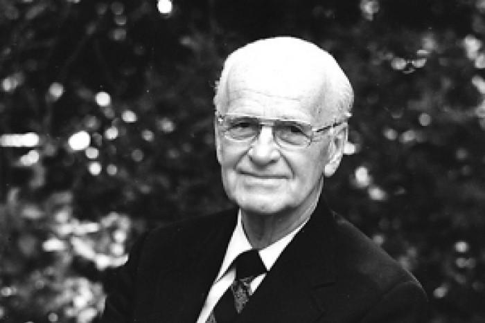 Dr. Nelson Bell
