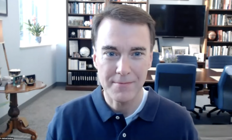 Dr. Michael Lindsay, Ph.D., president of Taylor University in Upland, Indiana, delivered a speech titled "Seizing and Breaking Through Key Moments in Life," during the online Global Transformutual Leadership Summit from August 15-19, 2023.